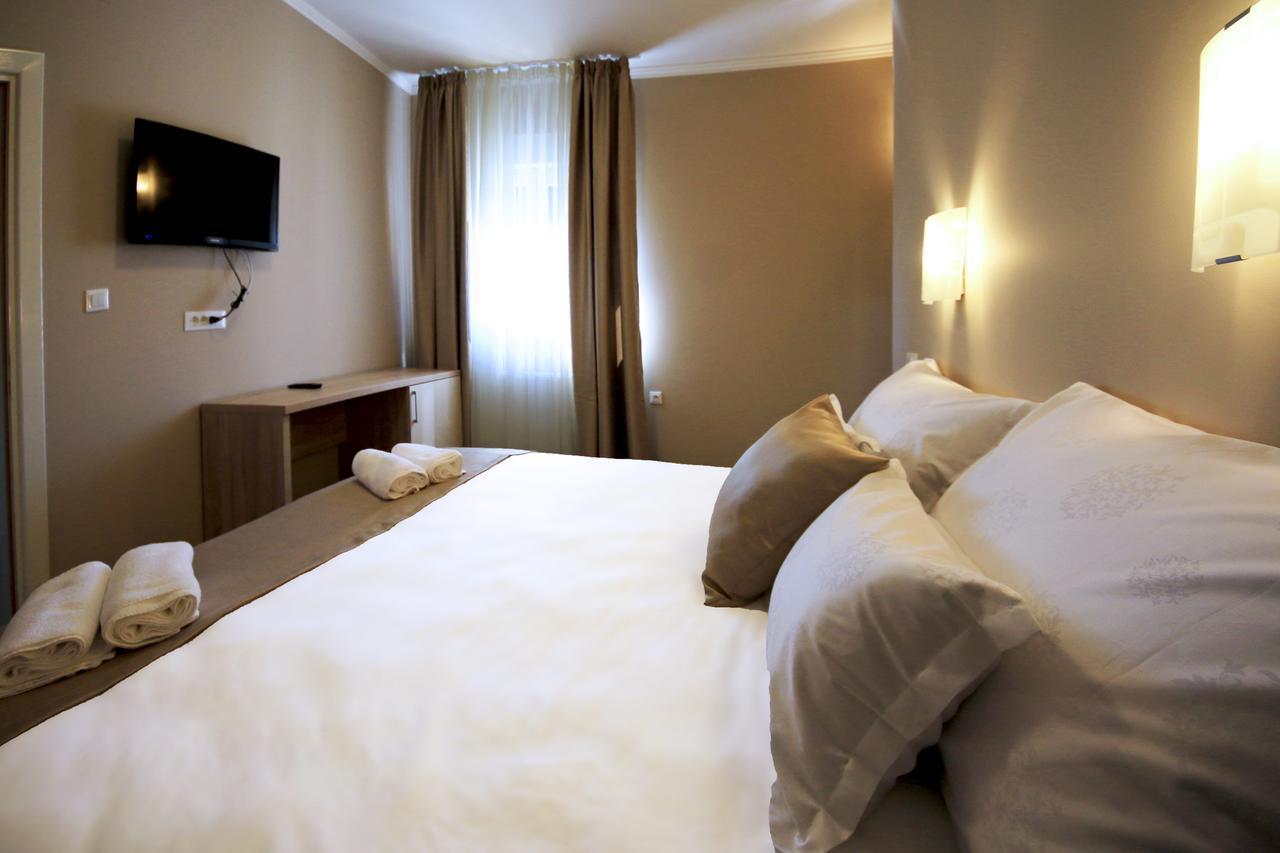 B&B Ave Maria Vrpolje 外观 照片