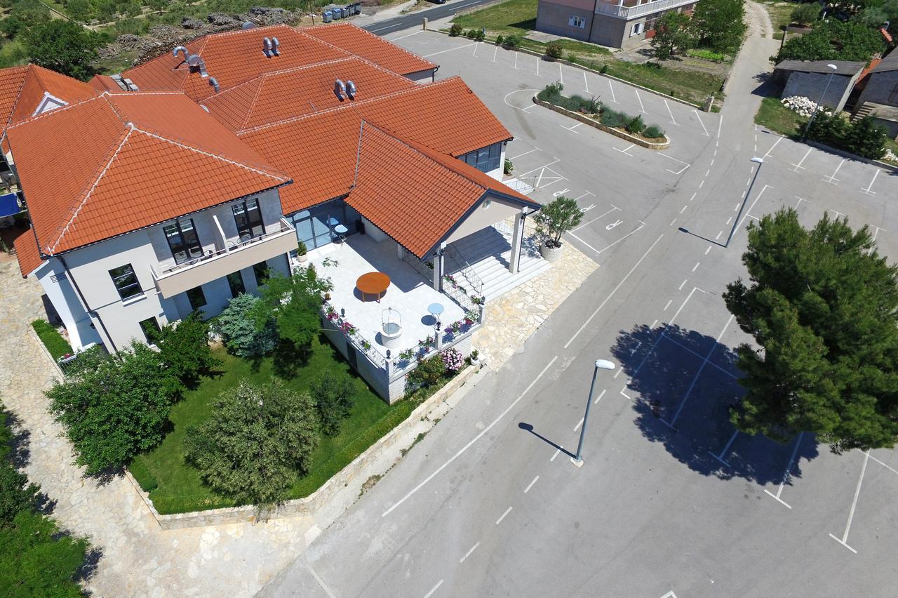 B&B Ave Maria Vrpolje 外观 照片
