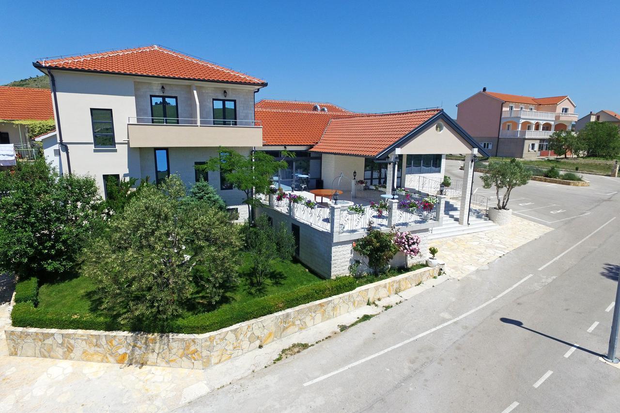 B&B Ave Maria Vrpolje 外观 照片