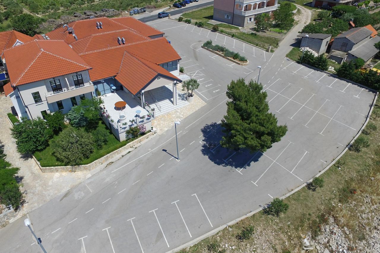 B&B Ave Maria Vrpolje 外观 照片